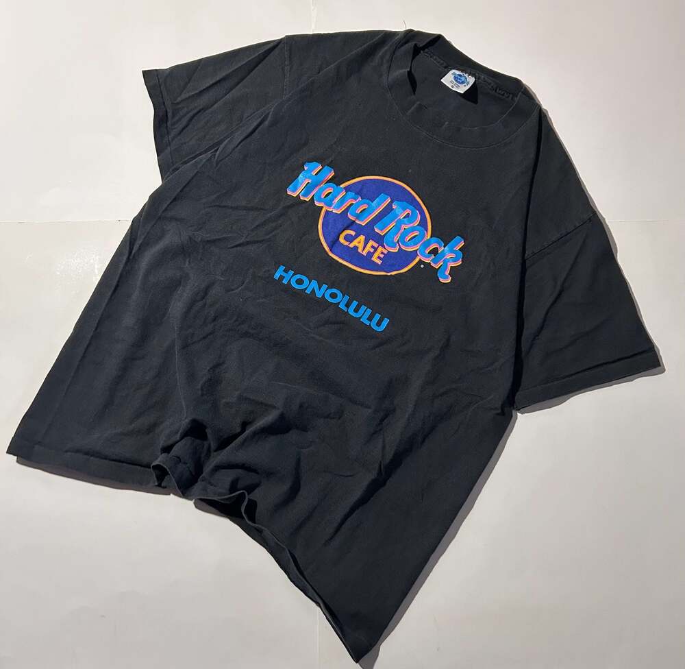 Vintage 90s Hard Rock Cafe Honolulu Black Graphic T-Shirt